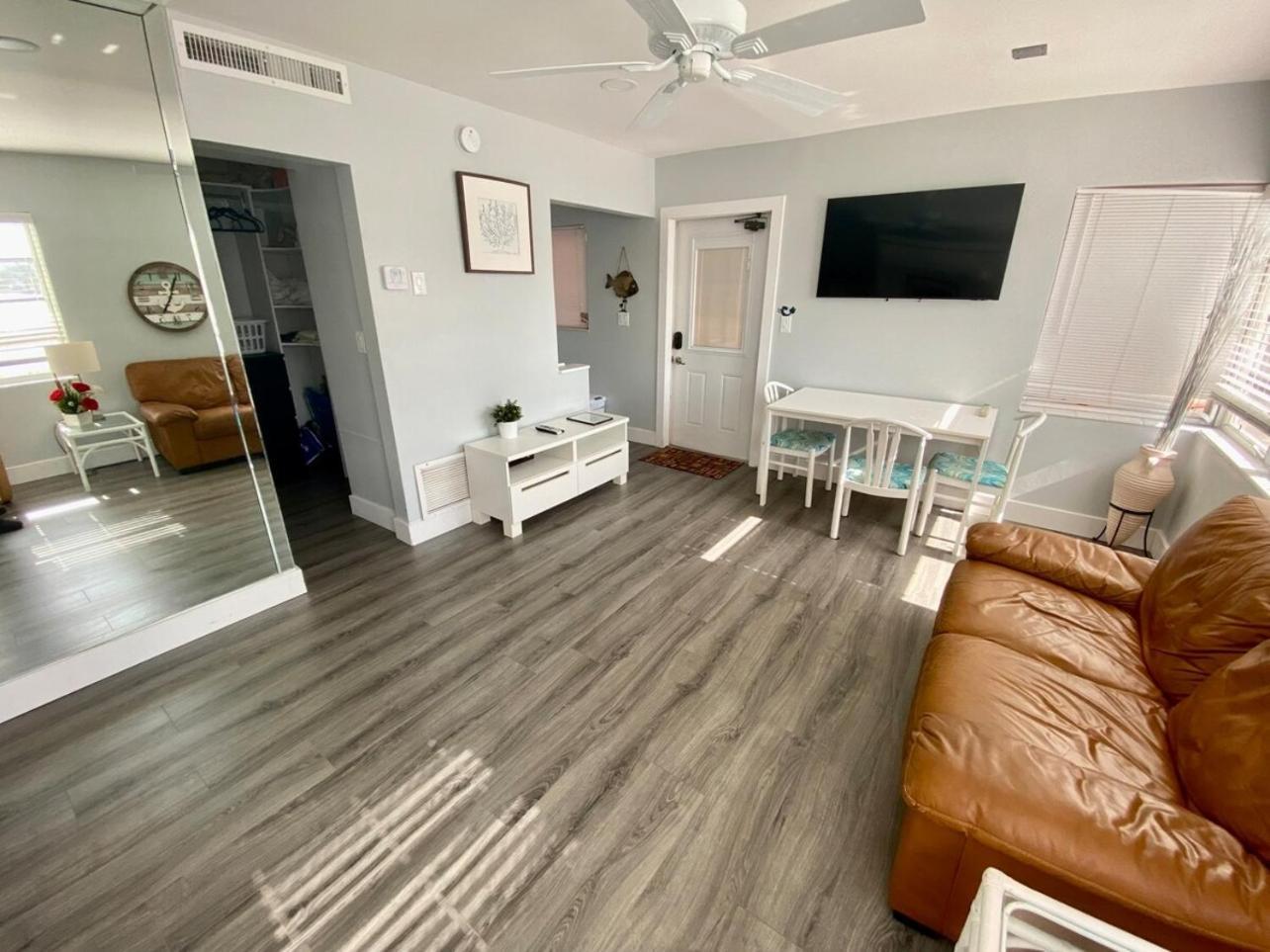 Studio Intracoastal Views! 5 Min Walk To The Beach Villa Pompano Beach Exterior photo