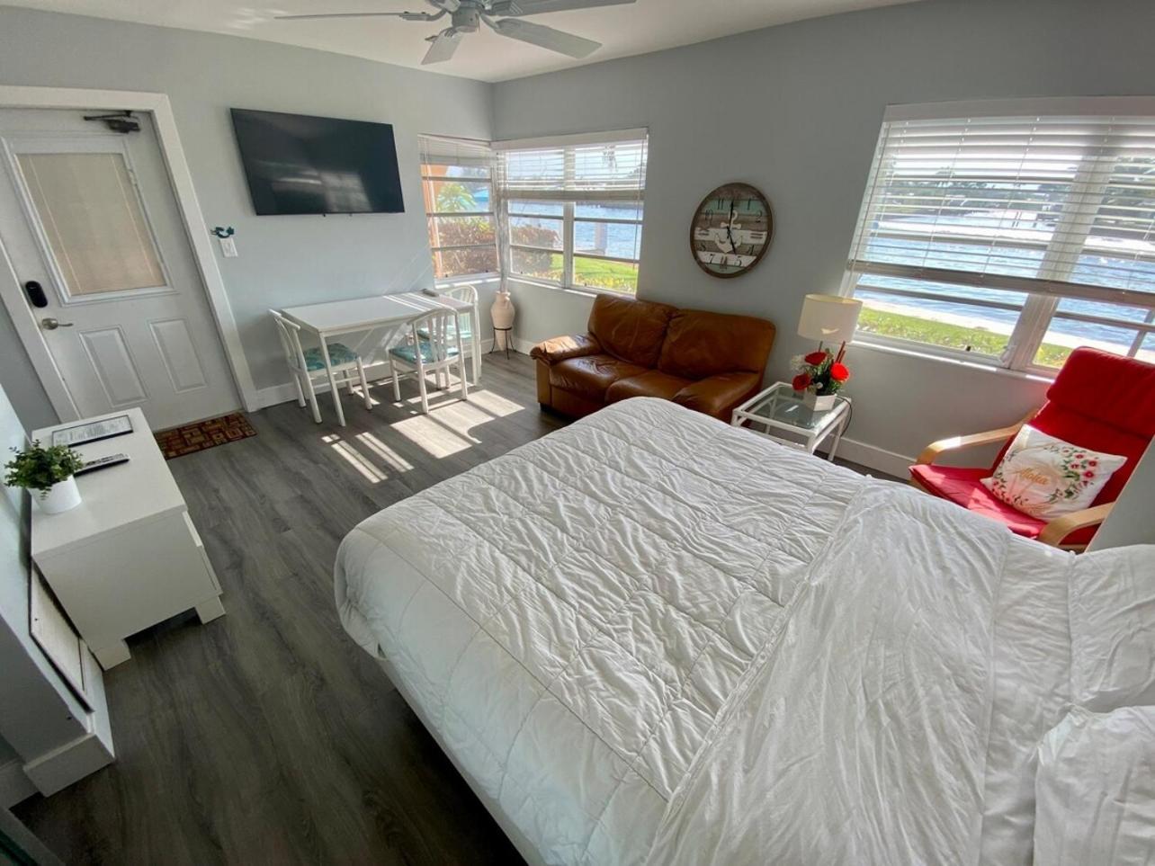 Studio Intracoastal Views! 5 Min Walk To The Beach Villa Pompano Beach Exterior photo